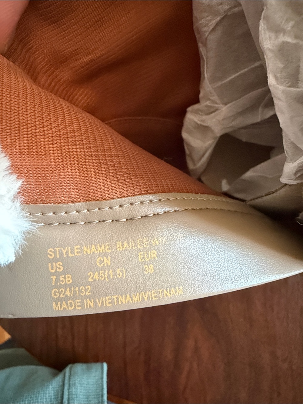 kate spade Bailee Beige Suede Ankle Boots with Cream Faux-Fur Cuff never worn - Picture 8 of 8